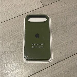 Apple iPhone 17 Air Silicone Case - Dark Green